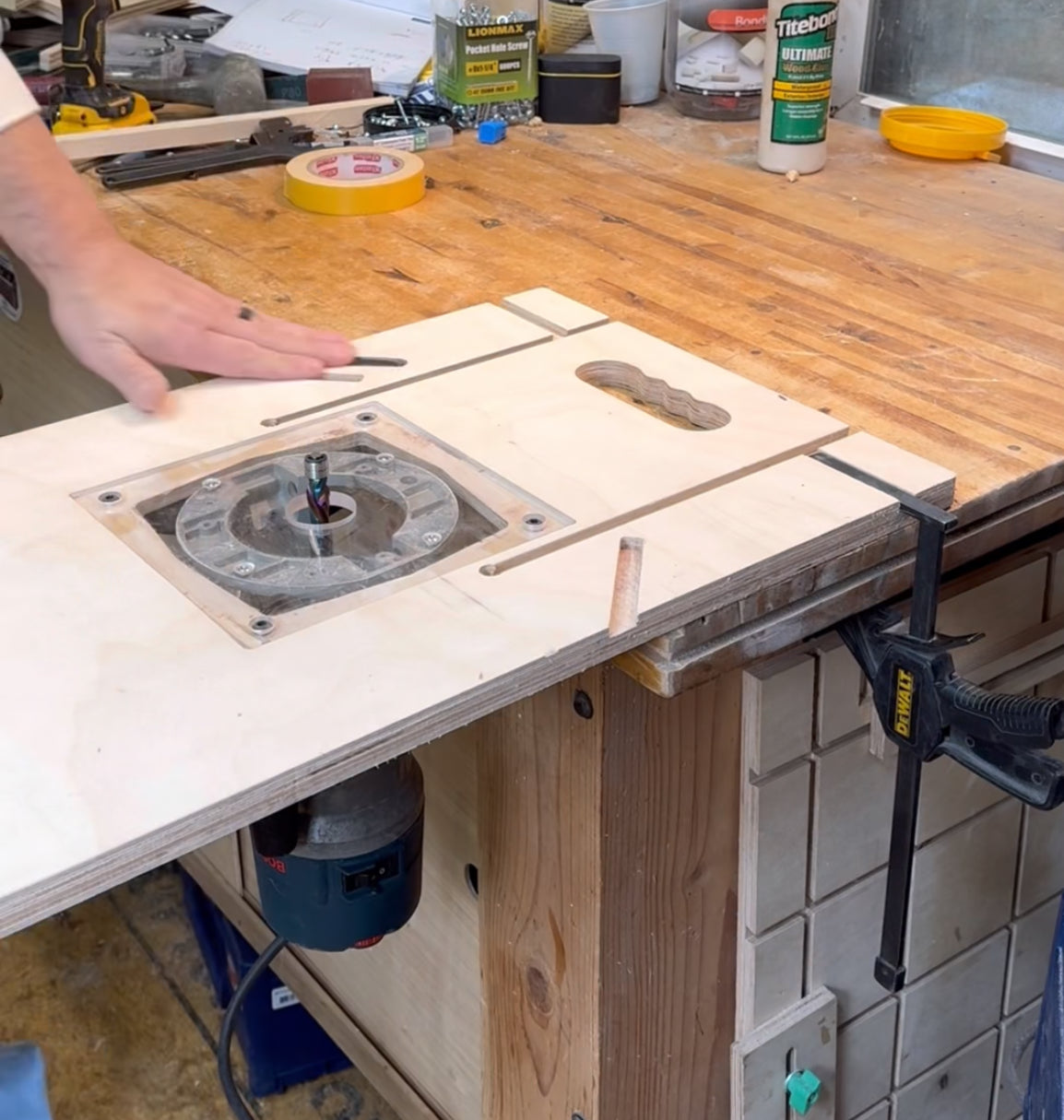 Router table and fence for full sized router - Small shop version